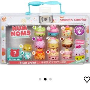 Num Noms Series 4 Sweet Sampler Lunch Box Set with 2 Scented Lip Gloss